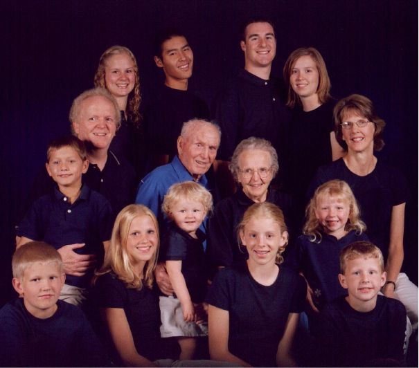 Photo from the 2005 Christmas letter: a large family group portrait with Frank and Lauretta